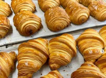 Croissants et pains au chocolats tout chaud et crousstillants à St Orens de Gameville, proche de Toulouse, Haute-Garonne